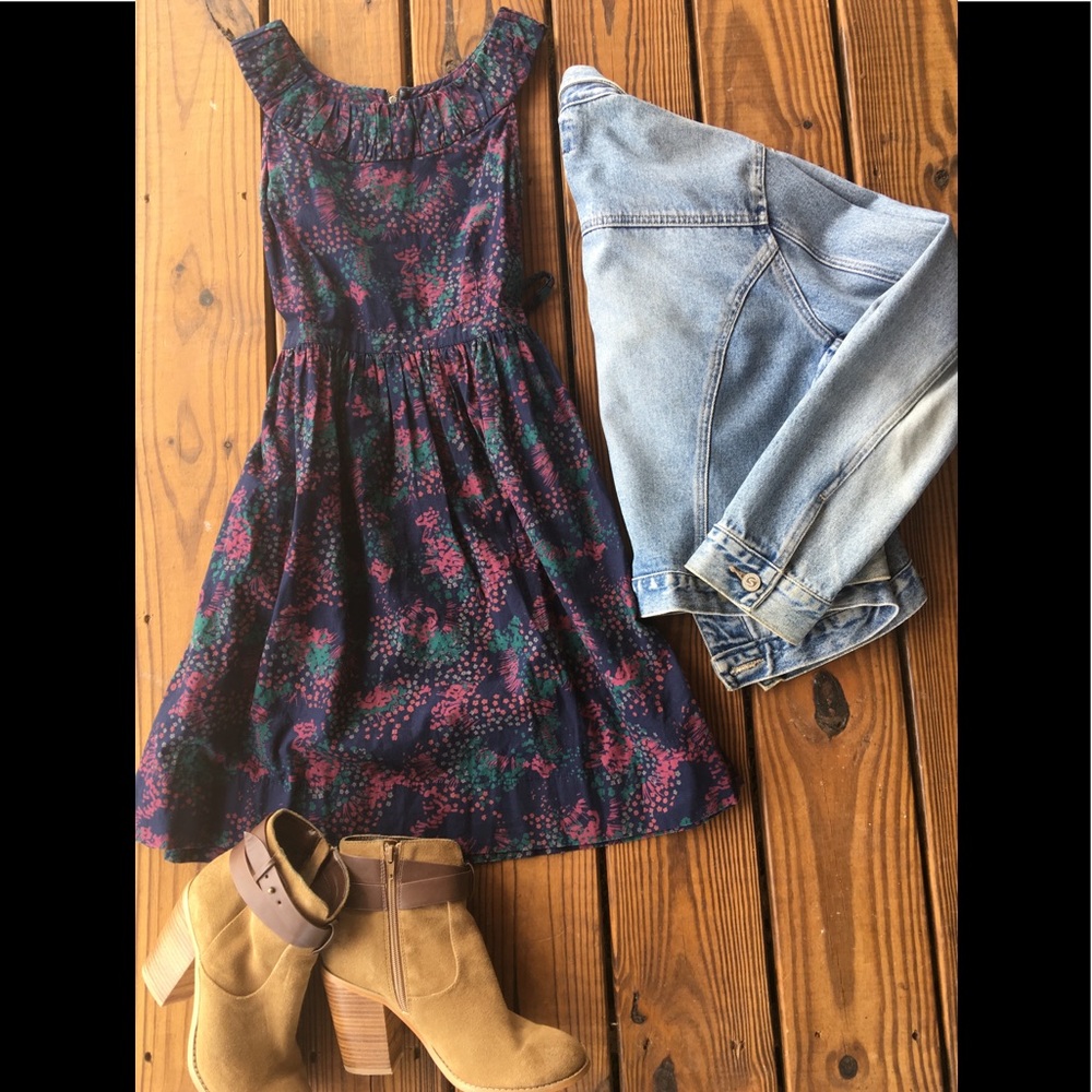 Navy Floral Dress w/Pockets!